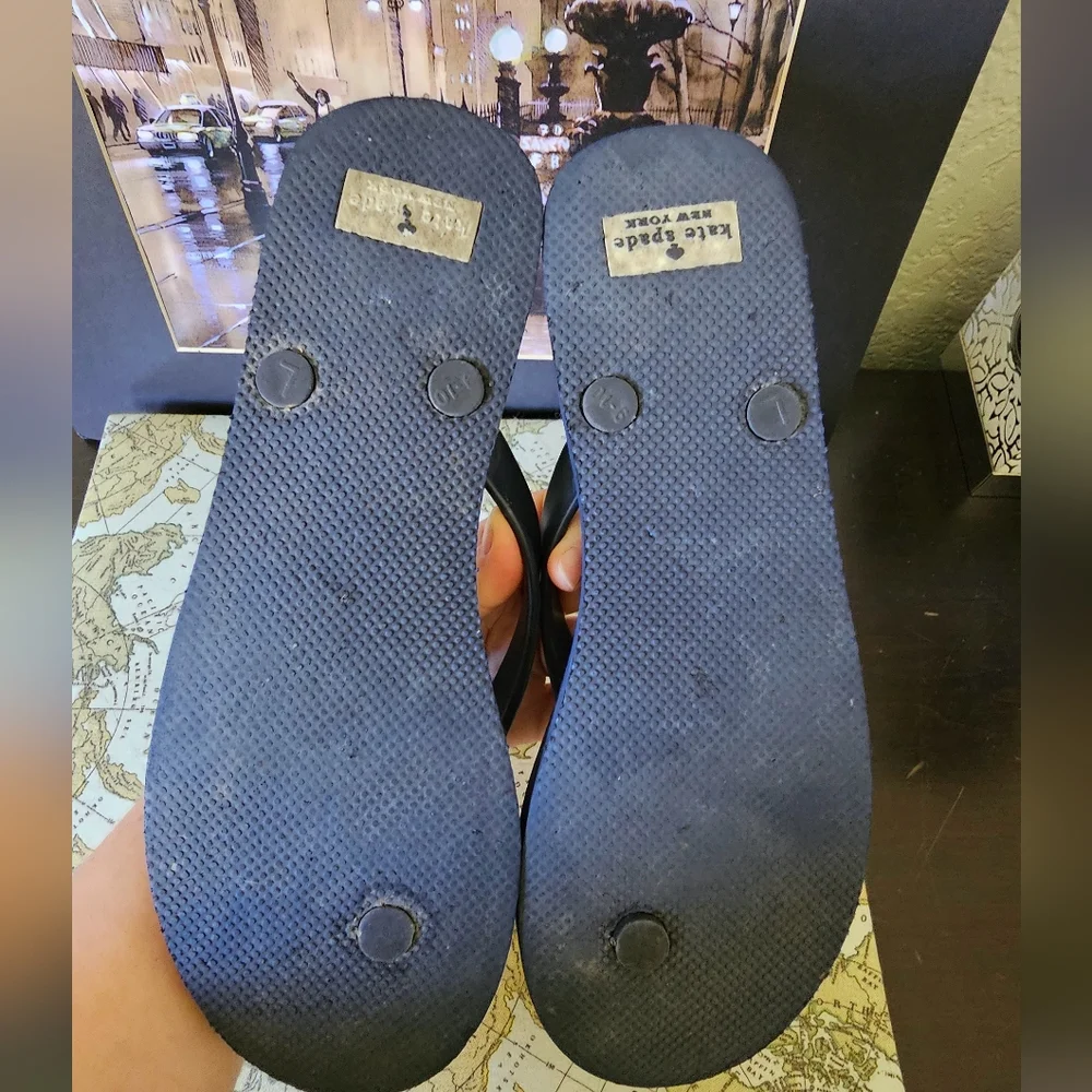 Kate Spade‎ ♠️ floral flip flops, size 9